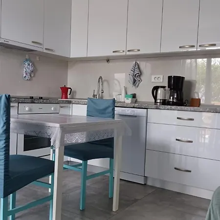 Daire Freeme - One Bedroom With Balcony And Sea View *