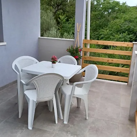 Freeme - One Bedroom With Balcony And Sea View